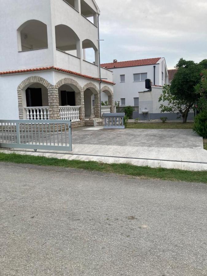 Beach Apartments ปริฟลากา ภายนอก รูปภาพ